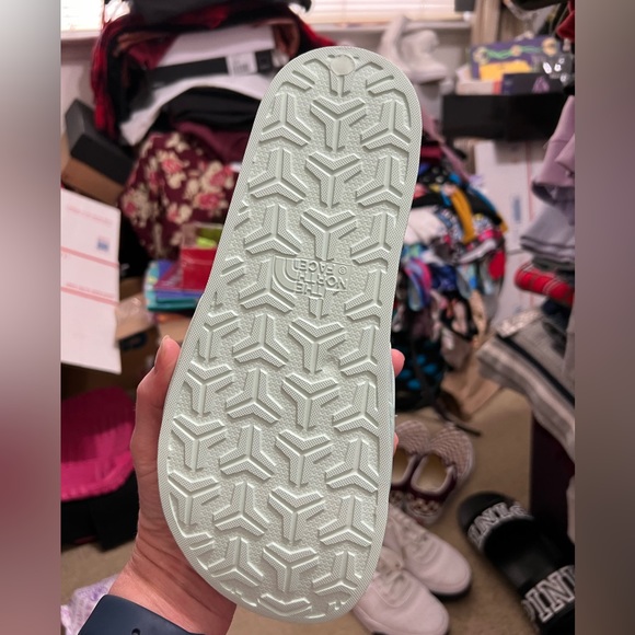 North Face Slides - Picture 7 of 8